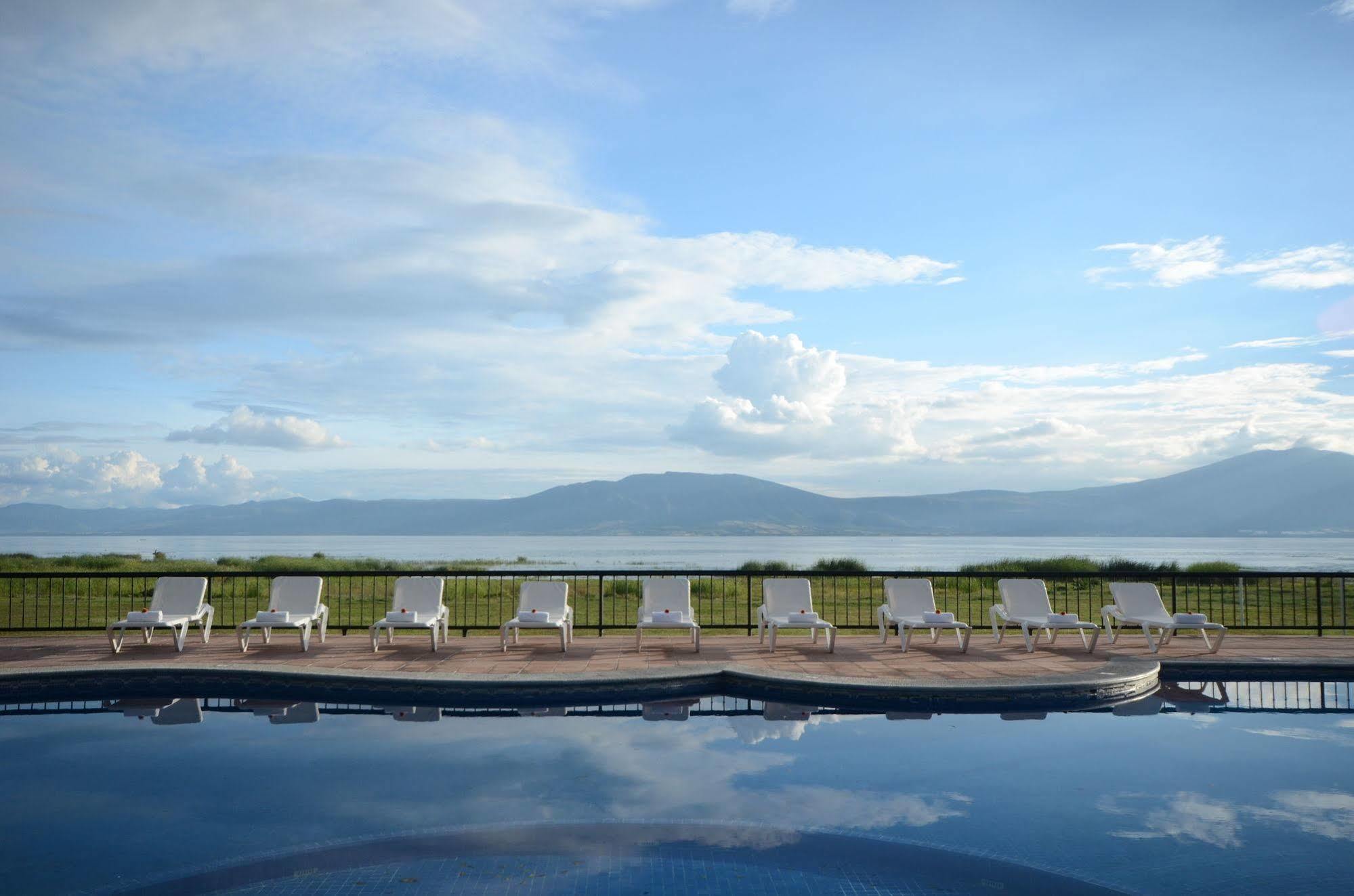 Real De Chapala Hotel Ajijic Exterior photo